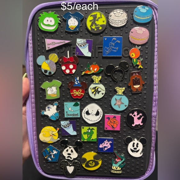 DISNEY PINS!! - Picture 2 of 3